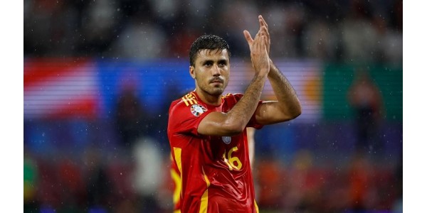 Rodri Hernández acredita que comprar bens de luxo é um desperdício Rodri Hernández acredita que comprar bens de luxo é um desperdício
